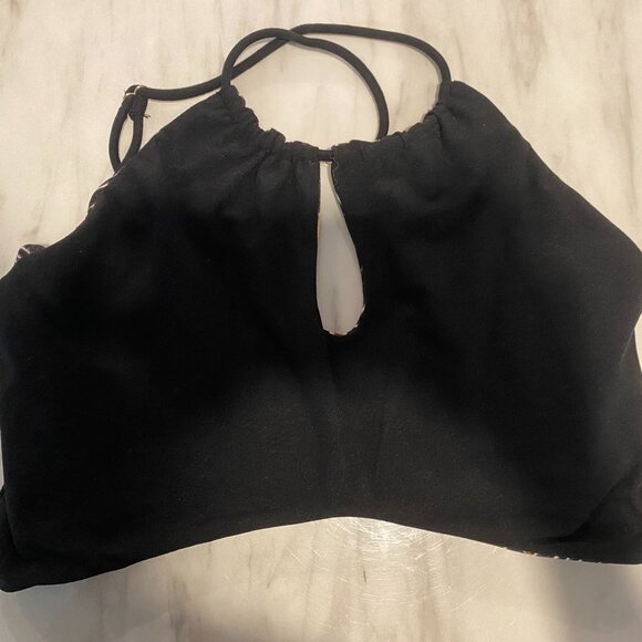 Zephyr Reversible Keyhole Top - Wolven - Picture 2 of 5